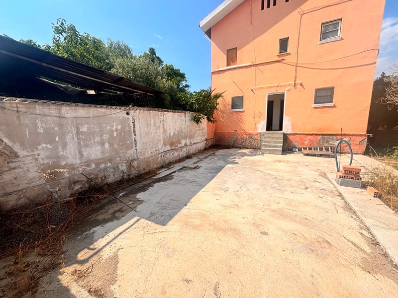 Trilocale in Vendita a Carbonia, 54'000&euro;, 73 m²
