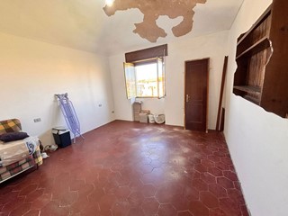 Appartamento in Vendita a Carbonia, 62'000&euro;, 150 m²