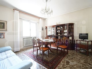Appartamento in Vendita a Venezia, 210'000&euro;, 100 m², con Box