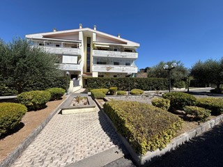 Trilocale in Vendita a Roma, 228'000&euro;, 72 m²