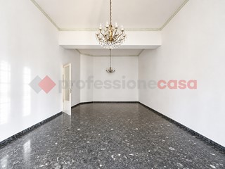 Quadrilocale in Vendita a Siracusa, 105'000&euro;, 140 m²