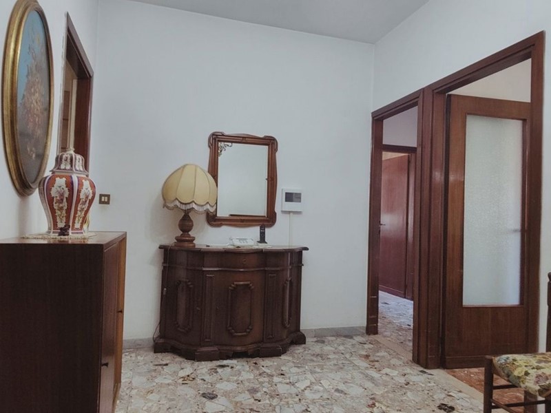 Quadrilocale in Vendita a Padova, 240'000&euro;, 116 m², con Box