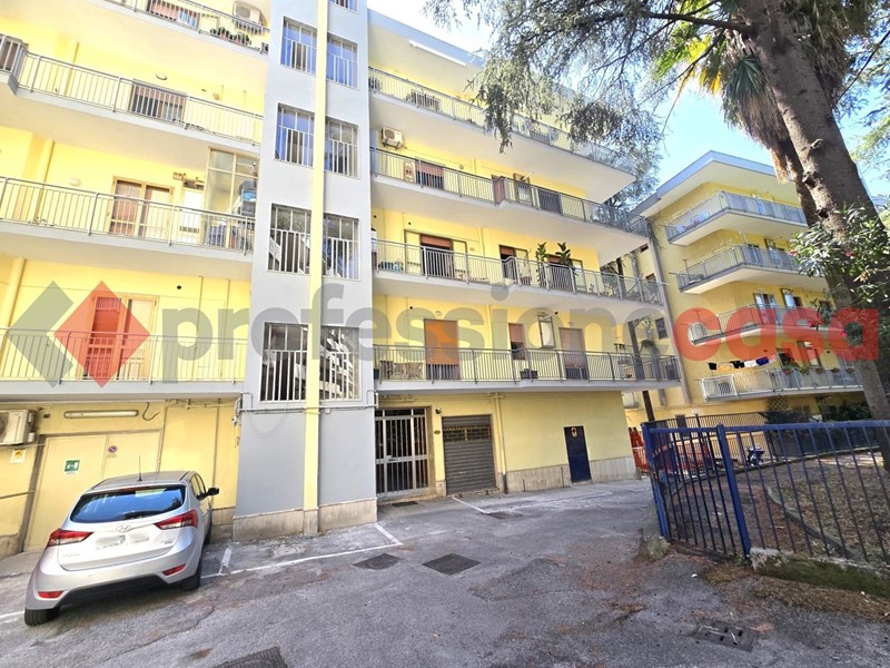 Appartamento in Vendita a Salerno, 330'000&euro;, 132 m²