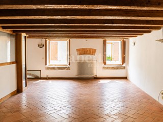Quadrilocale in Vendita a Belluno, 190'000&euro;, 285 m², con Box