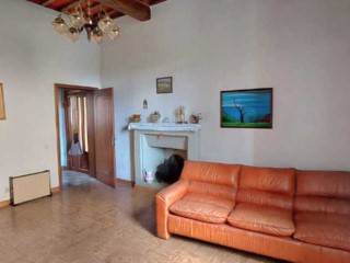 Quadrilocale in Vendita a Asciano, 58'000&euro;, 70 m², con Box