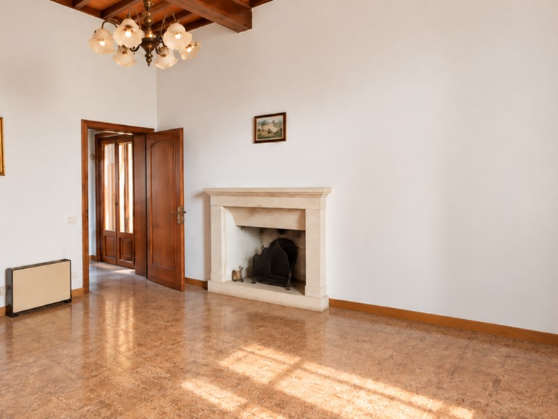 Quadrilocale in Vendita a Asciano, 58'000&euro;, 70 m², con Box