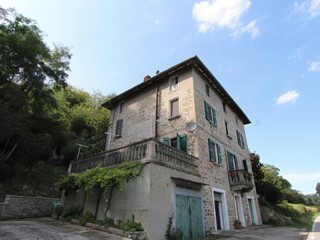 Appartamento in Vendita a Valsamoggia, zona Zappolino, 138'000&euro;, 175 m², con Box