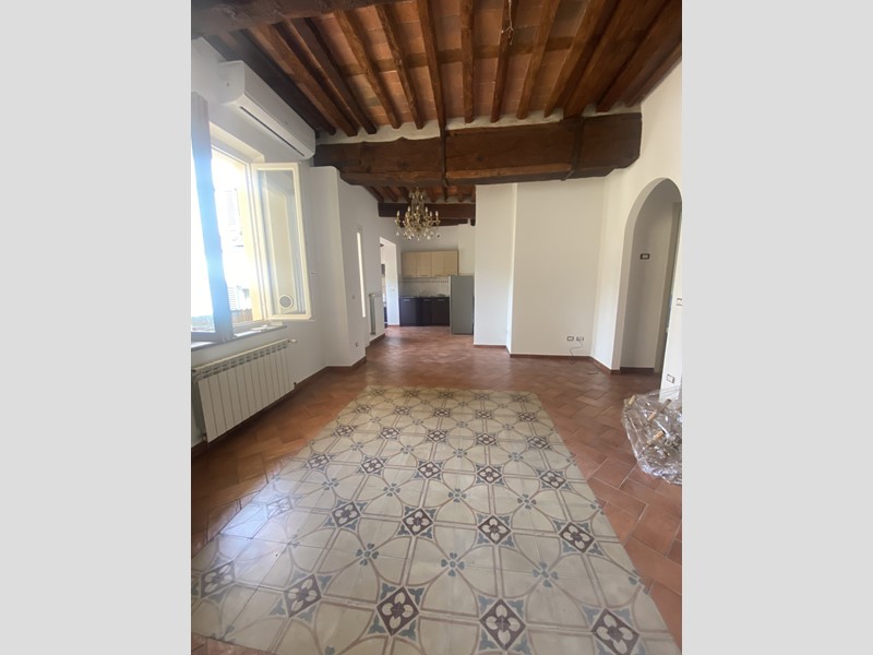 Trilocale in Affitto a Lucca, zona Centro Storico, 1'200&euro;, 80 m²