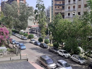 Appartamento in Affitto a Palermo, 950&euro;, 180 m²