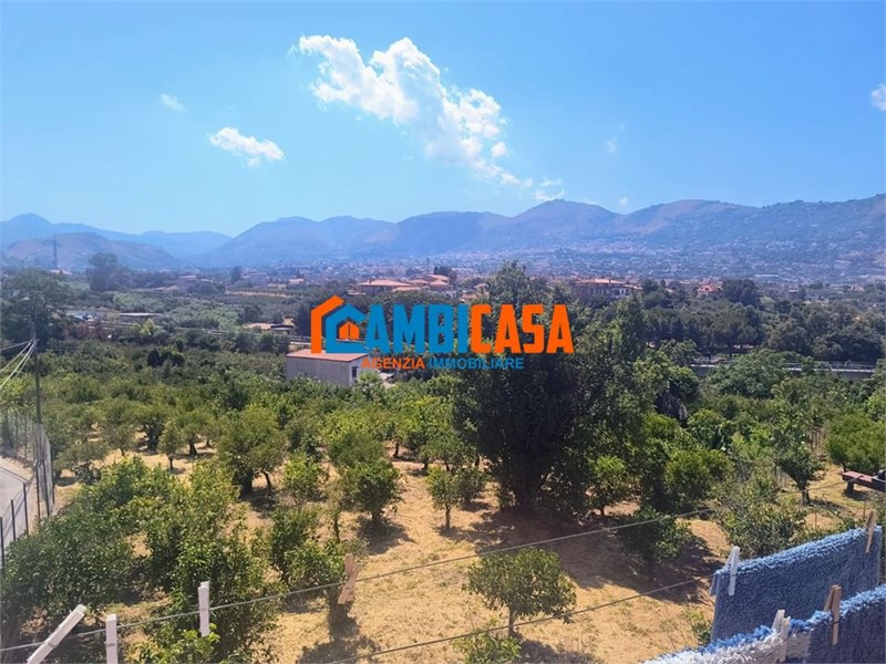 Quadrilocale in Vendita a Palermo, 92'000&euro;, 138 m²