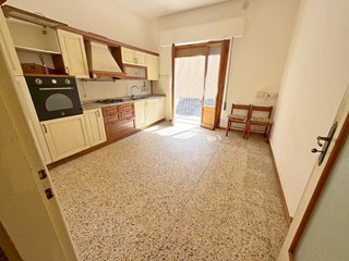 Quadrilocale in Vendita a Poggibonsi, 158'000&euro;, 80 m², con Box