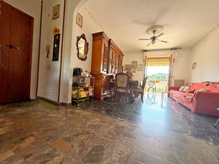 Appartamento in Vendita a Poggibonsi, 220'000&euro;, 124 m², con Box