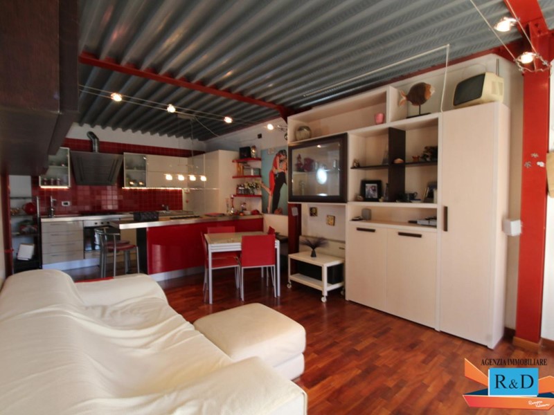 Bilocale in Vendita a Colle di Val D'Elsa, 130'000&euro;, 72 m², arredato