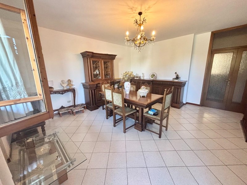 Quadrilocale in Vendita a Santa Croce sull'Arno, 170'000&euro;, 85 m², con Box