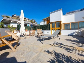Trilocale in Vendita a Massa, zona Marina di Massa, 390'000&euro;, 75 m²