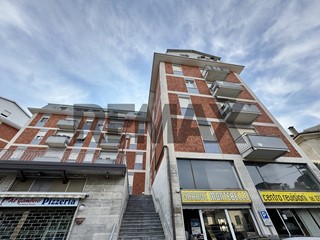 Trilocale in Affitto a Varese, 1'100&euro;, 96 m²