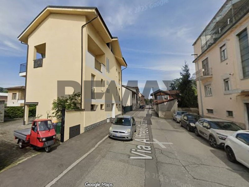 Trilocale in Vendita a Novara, 49'500&euro;, 84 m²