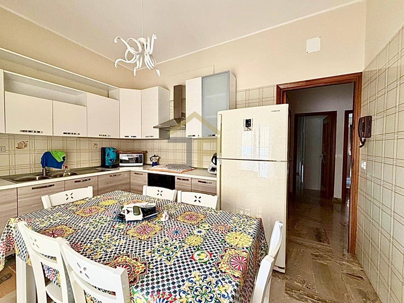 Quadrilocale in Vendita a Partinico, 139'000&euro;, 328 m²