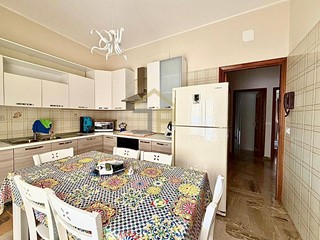 Quadrilocale in Vendita a Partinico, 139'000&euro;, 328 m²