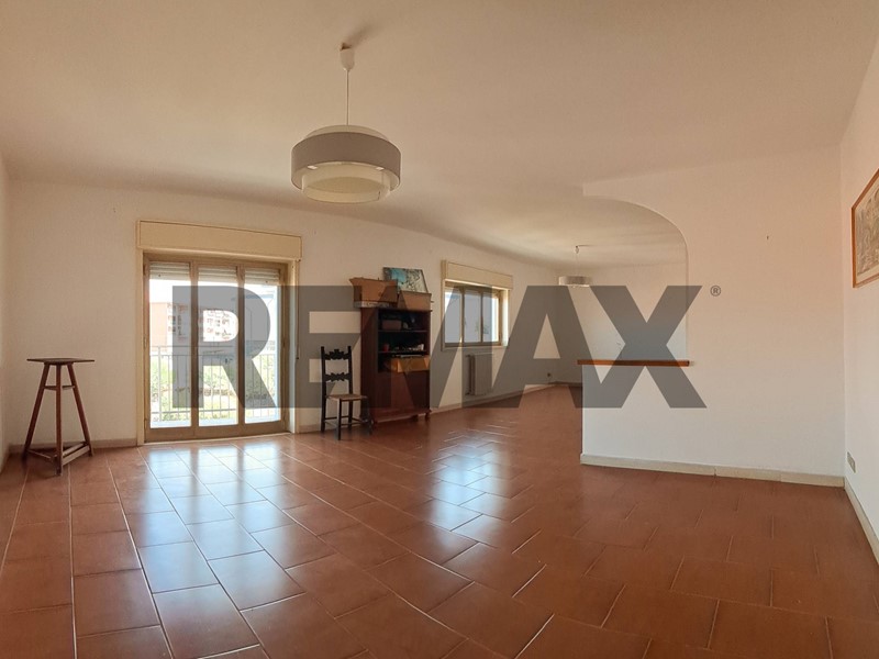 Appartamento in Vendita a Paternò, 105'000&euro;, 132 m²