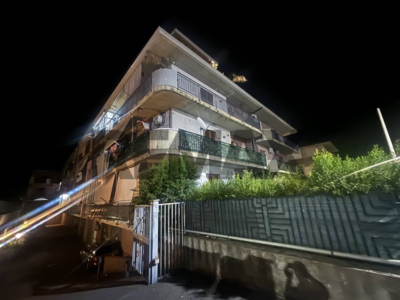 Quadrilocale in Vendita a Aci Sant'Antonio, 115'000&euro;, 95 m²