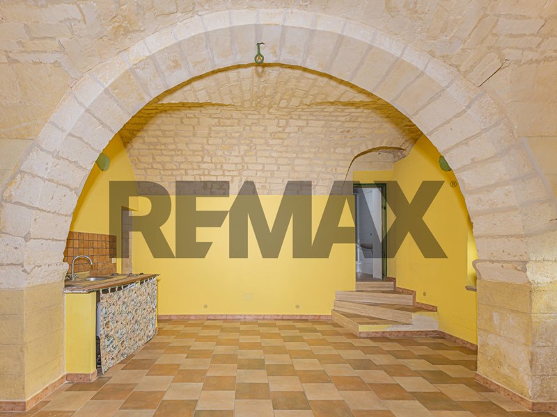 Trilocale in Vendita a Sassari, 49'900&euro;, 93 m²