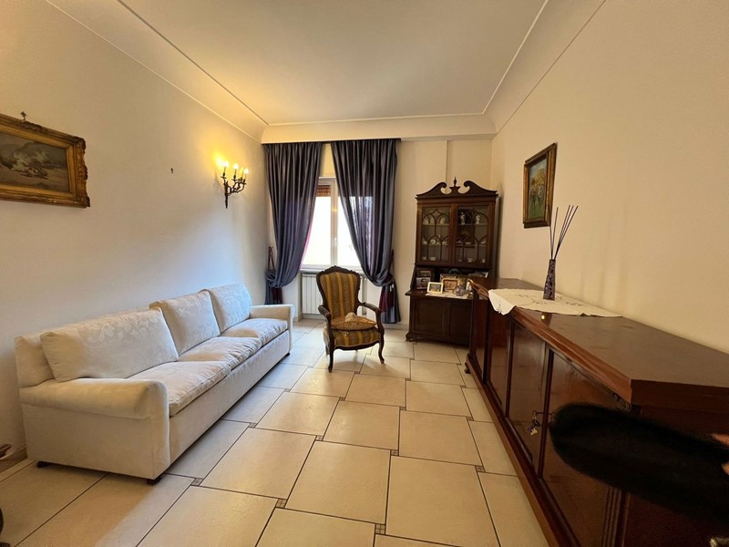 Trilocale in Affitto a Napoli, 2'500&euro;, 90 m², arredato