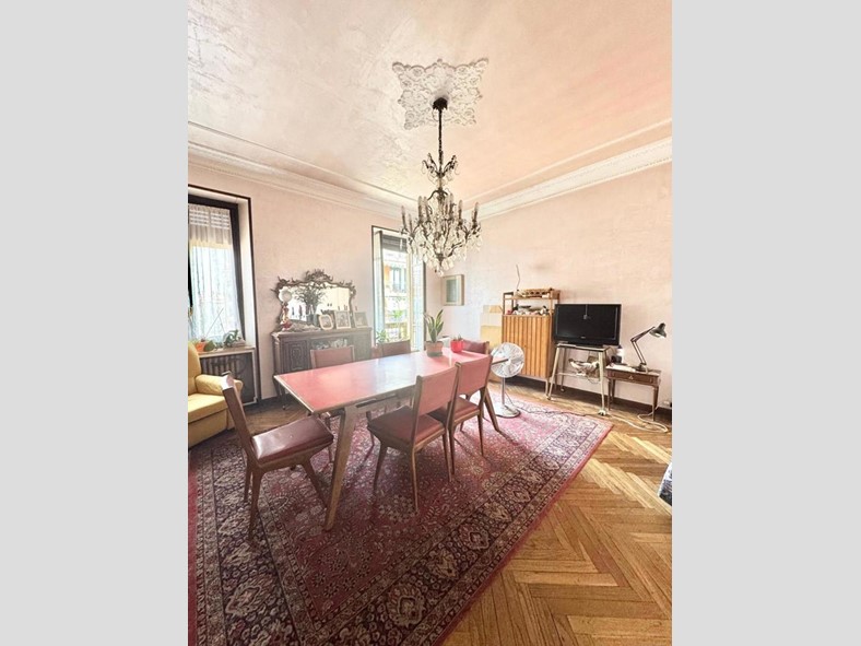 Appartamento in Vendita a Torino, 249'000&euro;, 180 m²