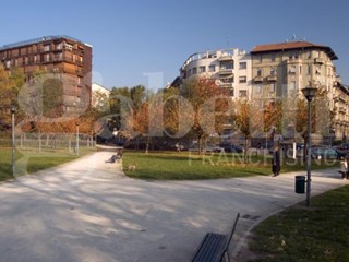 Trilocale in Vendita a Milano, 96 m², con Box