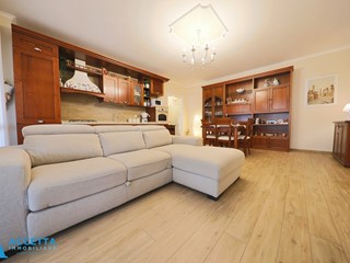 Trilocale in Vendita a Taranto, zona Lama, 128'000&euro;, 87 m², arredato
