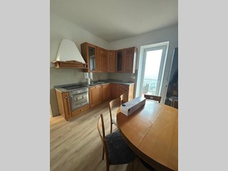 Quadrilocale in Affitto a Camaiore, zona Montemagno, 800&euro;, 80 m², arredato