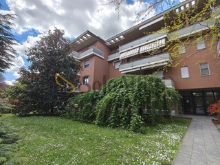 Quadrilocale in Affitto a Gallarate, zona Ronchi, 1'200&euro;, 120 m², arredato, con Box