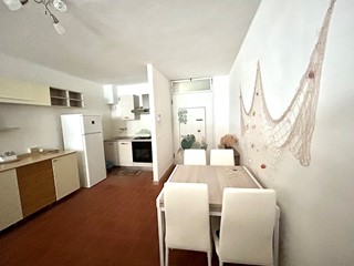 Trilocale in Vendita a Carrara, zona Marina Di Carrara, 135'000&euro;, 42 m², arredato
