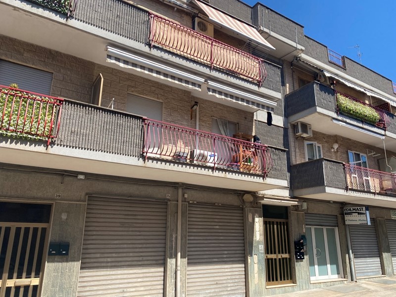 Trilocale in Vendita a Adelfia, 135'000&euro;, 95 m²