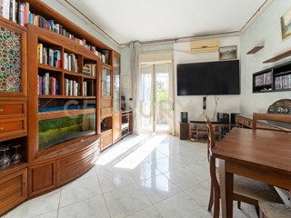 Trilocale in Vendita a Catania, 79'000&euro;, 88 m², arredato