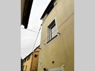 Quadrilocale in Vendita a Genova, 61'906&euro;, 132 m²