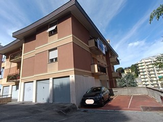 Appartamento in Vendita a Genova, 71'848&euro;, 101 m²