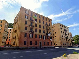 Quadrilocale in Vendita a Genova, 54'000&euro;, 84 m²