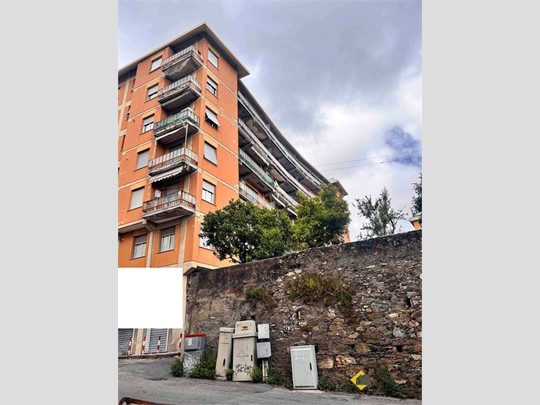Appartamento in Vendita a Genova, 87'855&euro;, 105 m²