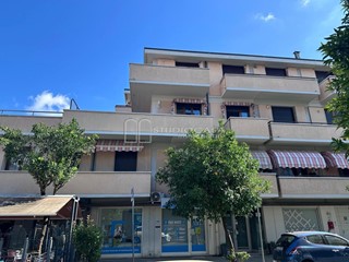 Quadrilocale in Vendita a Viareggio, 455'000&euro;, 85 m², arredato