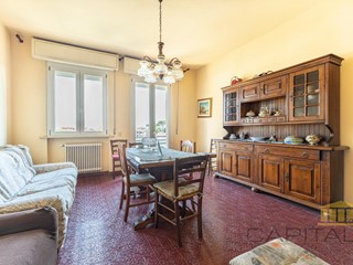 Appartamento in Vendita a Bientina, 135'000&euro;, 115 m², con Box