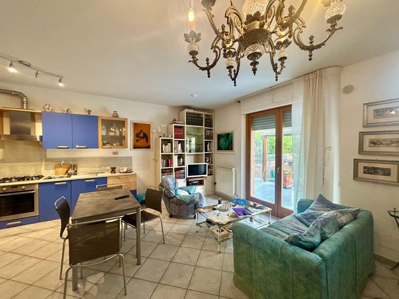 Trilocale in Vendita a Siena, zona Coroncina, 295'000&euro;, 71 m², arredato, con Box