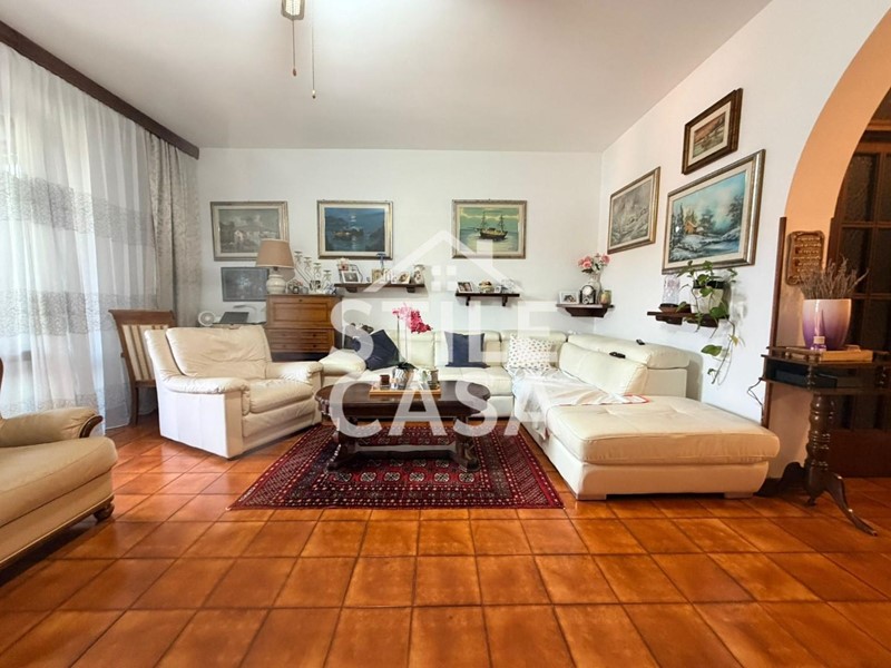 Appartamento in Vendita a Altopascio, 155'000&euro;, 139 m², con Box
