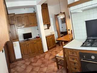 Appartamento in Affitto a Pisa, 1'200&euro;, 150 m², arredato