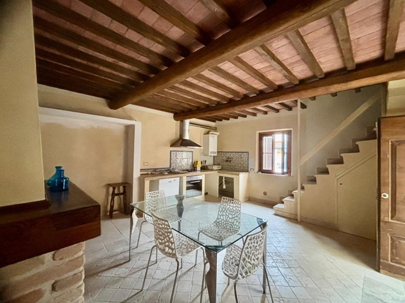 Trilocale in Vendita a Capannoli, zona San Pietro In Belvedere, 105'000&euro;, 90 m²