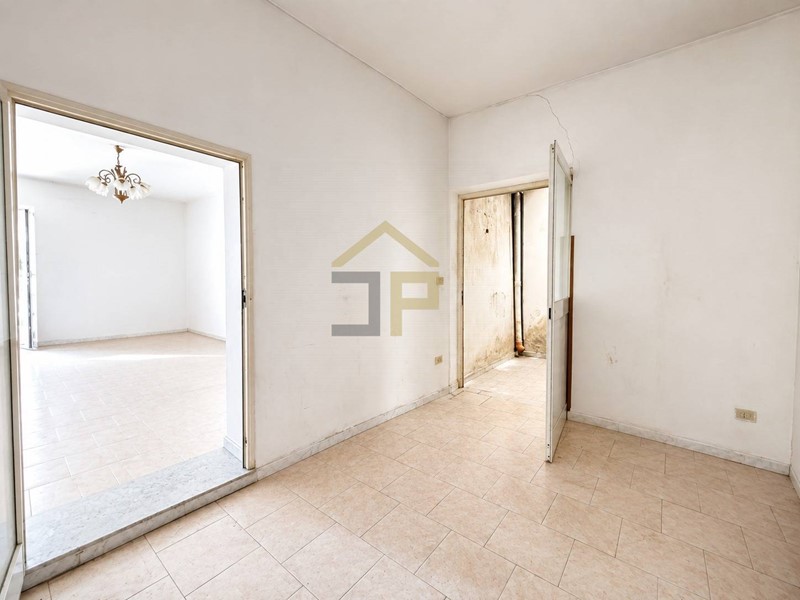 Bilocale in Vendita a Palermo, 118'000&euro;, 80 m²