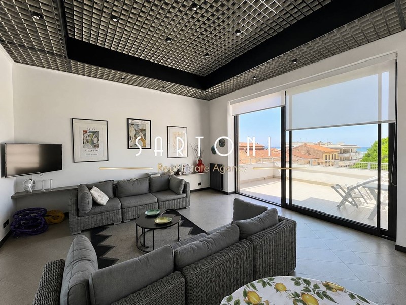 Attico in Vendita a Viareggio, 100 m²
