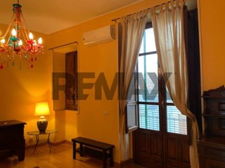 Quadrilocale in Vendita a Catania, 105'000&euro;, 79 m²
