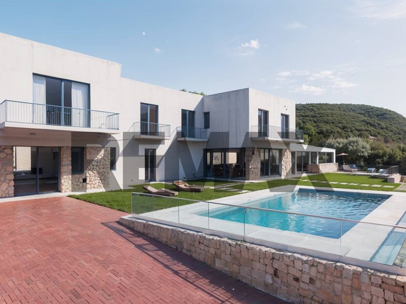Appartamento in Vendita a Monte Sant'Angelo, 800 m²