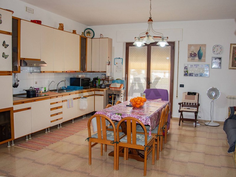 Quadrilocale in Vendita a Valderice, 104'000&euro;, 133 m²